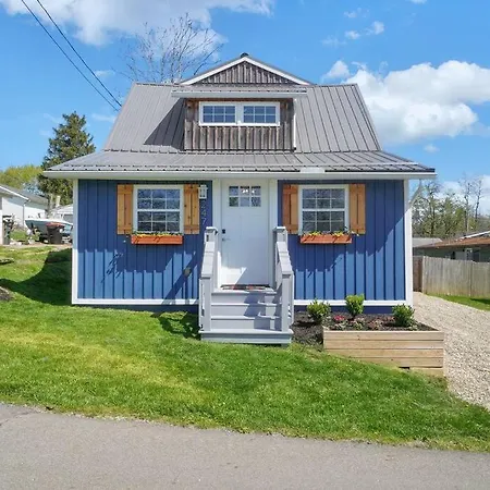 Anchors Away - Relaxing Cottage Minutes From Lake